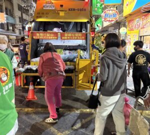 How to Check the Garbage Truck Schedule? A Simple Guide for Kaohsiung City. photo/Kaohsiung City Government
